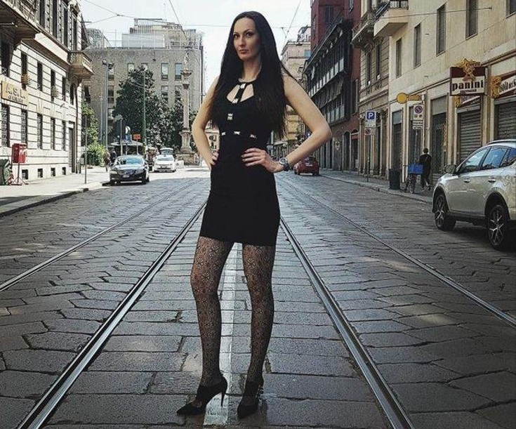 Δείτε τη Ρωσίδα με τα μεγαλύτερα πόδια στον κόσμο - Φωτογραφία 5