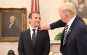 «Closer»: Η γαλλική κομψότητα του Μακρόν και ο άξεστος Τραμπ