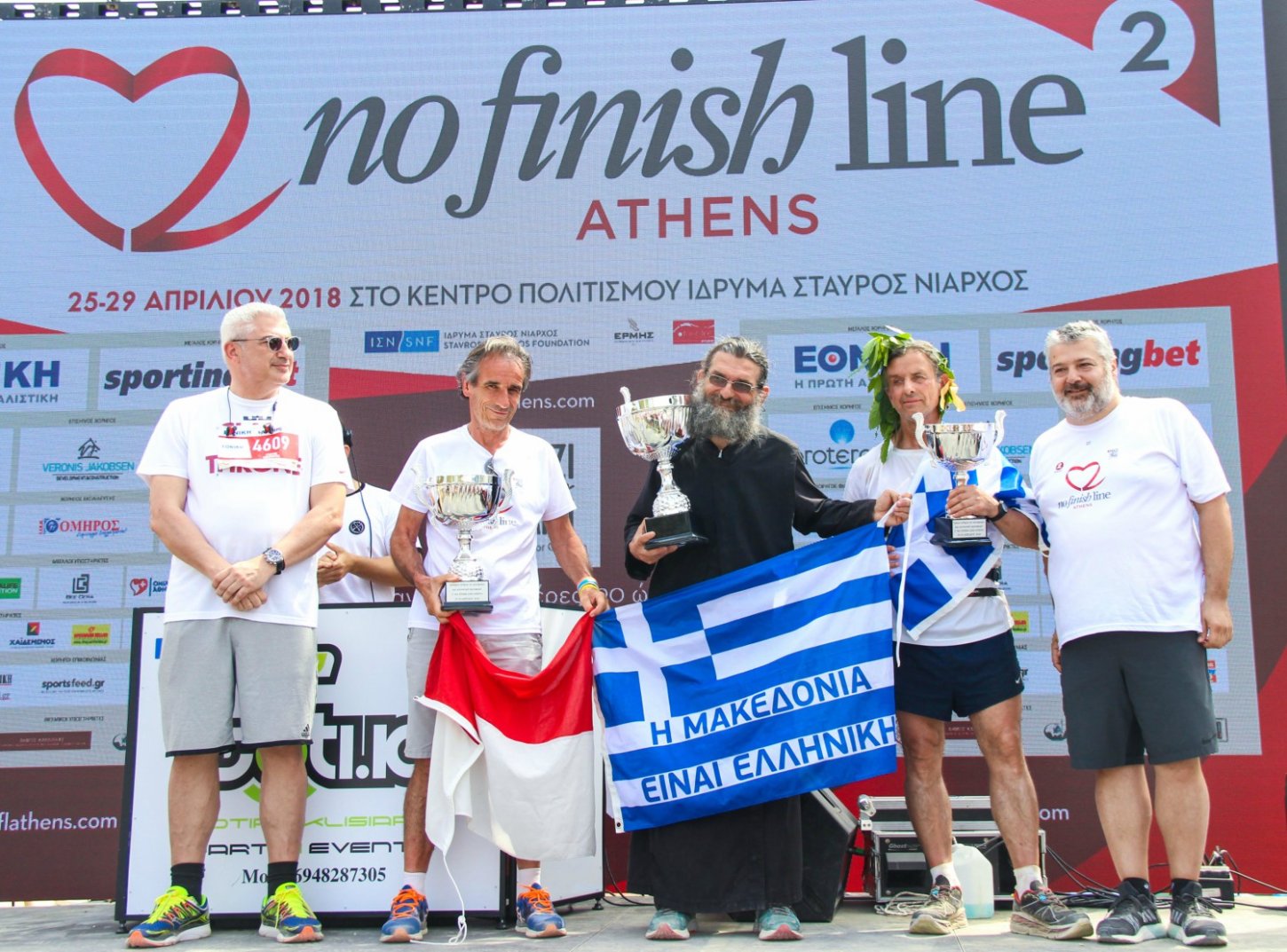 Ιερέας έτρεξε με ράσα 430 χλμ. και νίκησε στο No Finish Line! (pics) - Φωτογραφία 2