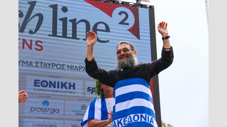 Ιερέας έτρεξε με ράσα 430 χλμ. και νίκησε στο No Finish Line! (pics) - Φωτογραφία 6