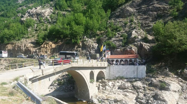 Εκκλησιασμός στον Ι.Ν. Αγ. Γεωργίου & Αγ. Δημητρίου στις ΣΑΤΡΕΣ - Φωτογραφία 2