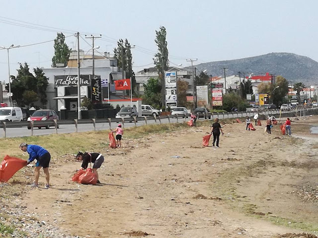 Πολίτες καθάρισαν την παραλία στη Λιανή Άμμο (ΦΩΤΟ) - Φωτογραφία 2
