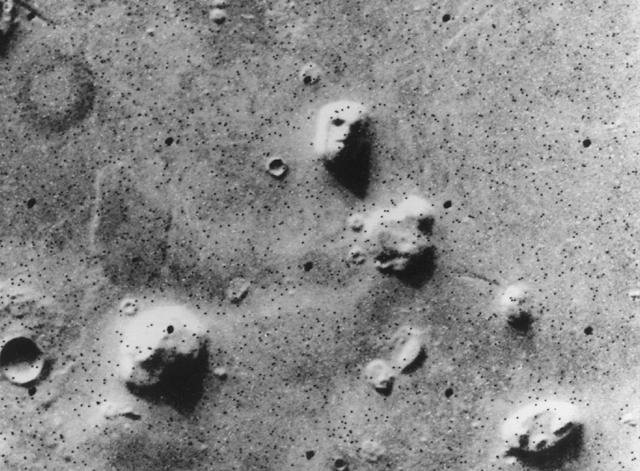 Κεφάλι πολεμιστή σκαλισμένο σε πέτρα στον Άρη; Η φωτογραφία της NASA που προκαλεί αναταραχή! - Φωτογραφία 4