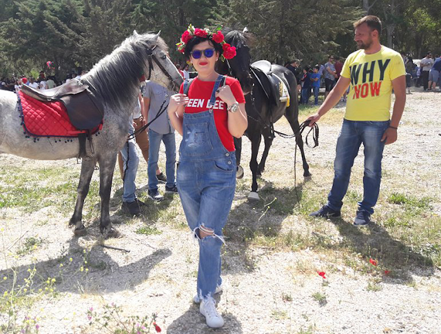 To κορίτσι του Μάη, σήμερα Πρωτομαγιά στη Βόνιτσα (φωτο: Στέλλα Λιάπη) - Φωτογραφία 2