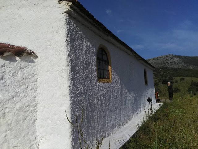 Ο εορτασμός Ανακομιδής των Ιερών Λειψάνων στο Εκκλησάκι του Αγίου Αθανασίου στη ΧΡΥΣΟΒΤΣΑ Ξηρομέρου (φωτο) - Φωτογραφία 12