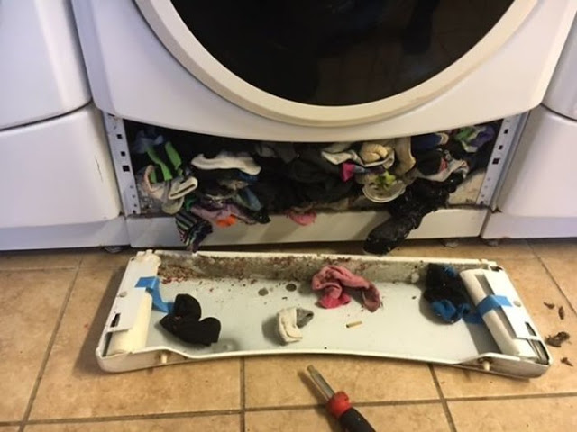 Πού πηγαίνουν οι κάλτσες όταν χάνονται στο πλυντήριο [photos] - Φωτογραφία 2