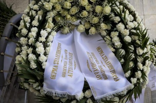 Το τελευταίο «αντίο» στον Κώστα Γιαννακόπουλο – Συντετριμμένος ο αδερφός του, Θανάσης [photos] - Φωτογραφία 18