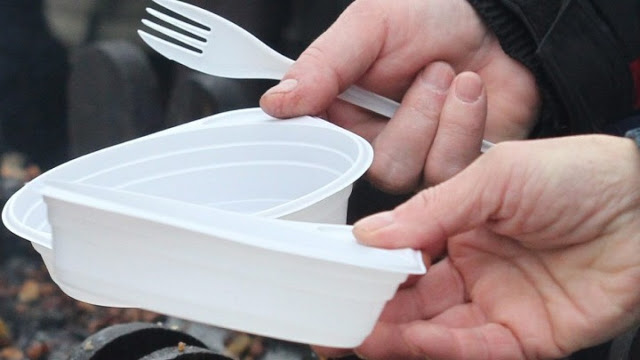 Η ΕΕ θέλει να απαγορεύσει τα πλαστικά πιάτα μιας χρήσης - Φωτογραφία 1