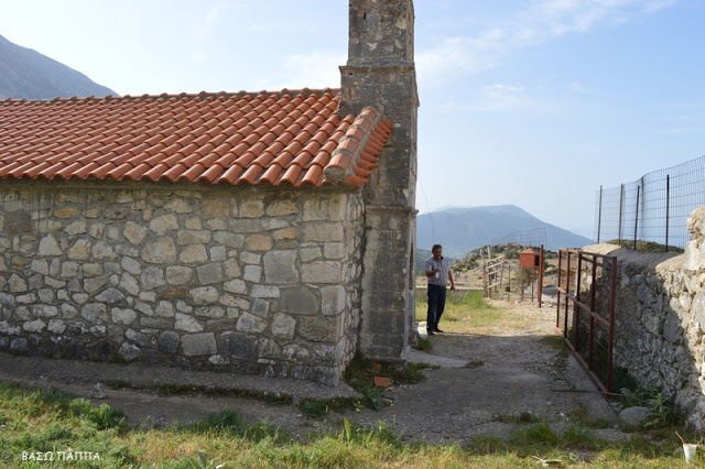 Το Παλιό χωριό ΒΑΡΝΑΚΑΣ γιόρτασε την ανακομιδή των ιερών λειψάνων του Αγίου Αθανασίου (ΦΩΤΟ: Βάσω Παππά) - Φωτογραφία 8