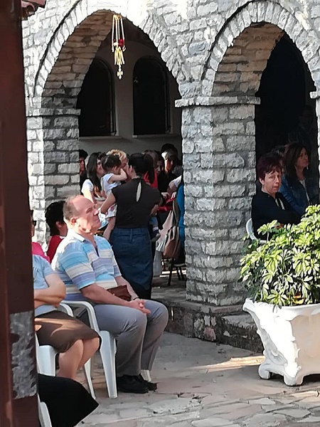 Πλήθος πιστών καθημερινά στο Ησυχαστήριο του Αγ. Κυπριανού και Ιουστίνης στο Παναιτώλιο - Φωτογραφία 1