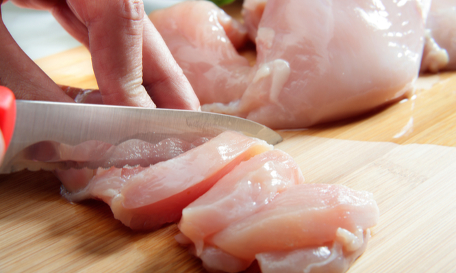 Μεγάλη προσοχή με το κοτόπουλο: Πότε γίνεται επικίνδυνο για δηλητηρίαση – Αγορά, αποθήκευση, χειρισμός - Φωτογραφία 1