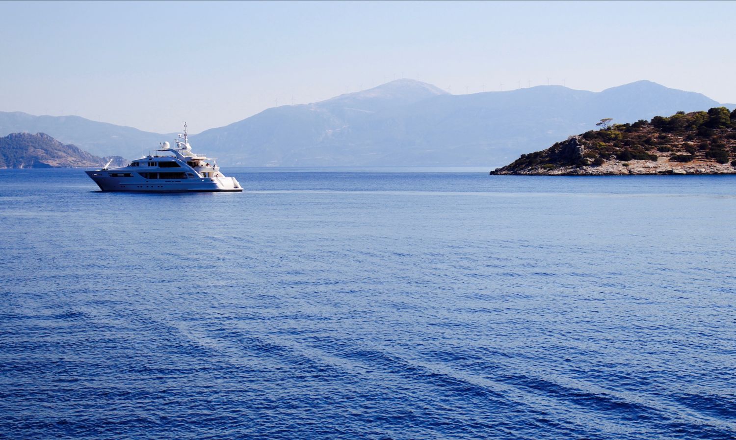 Όλα όσα πρέπει να γνωρίζεις για το πευκόφυτο τουριστικό νησί, που βρίσκεται μία ώρα από την Αθήνα! [photos] - Φωτογραφία 2