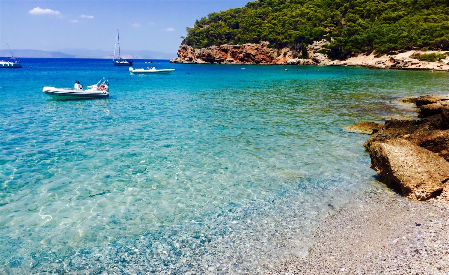 Όλα όσα πρέπει να γνωρίζεις για το πευκόφυτο τουριστικό νησί, που βρίσκεται μία ώρα από την Αθήνα! [photos] - Φωτογραφία 4