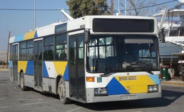 Viral το αυτοκόλλητο στα λεωφορεία της Αθήνας για τους επιβάτες που... βρωμάνε [Εικόνα] - Φωτογραφία 1