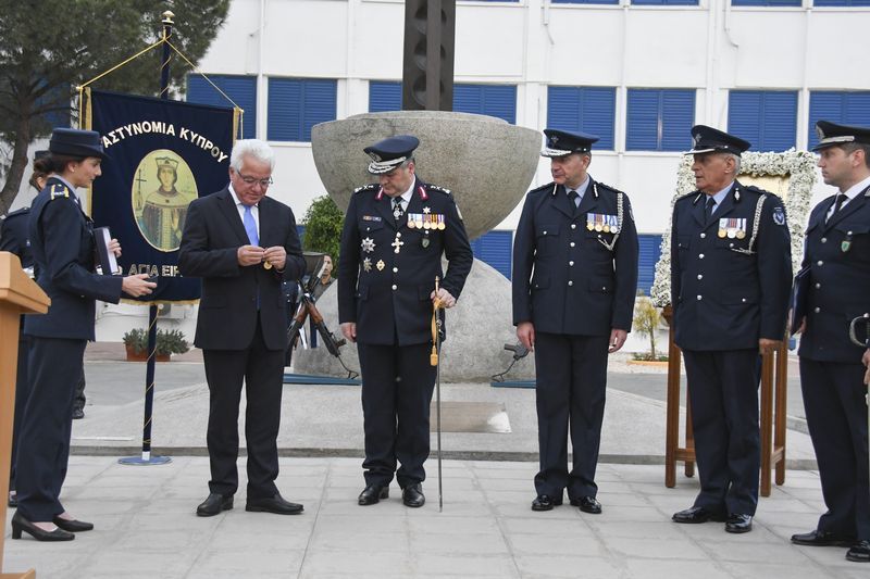 Βράβευση του Αρχηγού της Ελληνικής Αστυνομίας με το Μετάλλιο Αξίας και Τιμής της Κύπρου - Φωτογραφία 2
