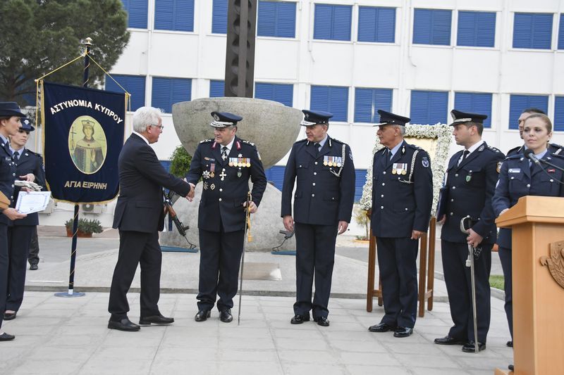 Βράβευση του Αρχηγού της Ελληνικής Αστυνομίας με το Μετάλλιο Αξίας και Τιμής της Κύπρου - Φωτογραφία 3