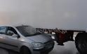Απίστευτο τροχαίο - Αυτοκίνητο σφηνώθηκε σε νταλίκα στα Χανιά [photos+video] - Φωτογραφία 2