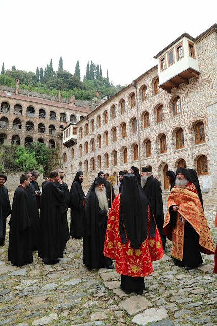 10601 - Φωτογραφίες από το σημερινό προσκύνημα του Βούλγαρου πρωθυπουργού στην πανηγυρίζουσα Ιερά Μονή Ζωγράφου και την επίσημη επίσκεψή του στην Ιερά Κοινότητα του Αγίου Όρους - Φωτογραφία 11