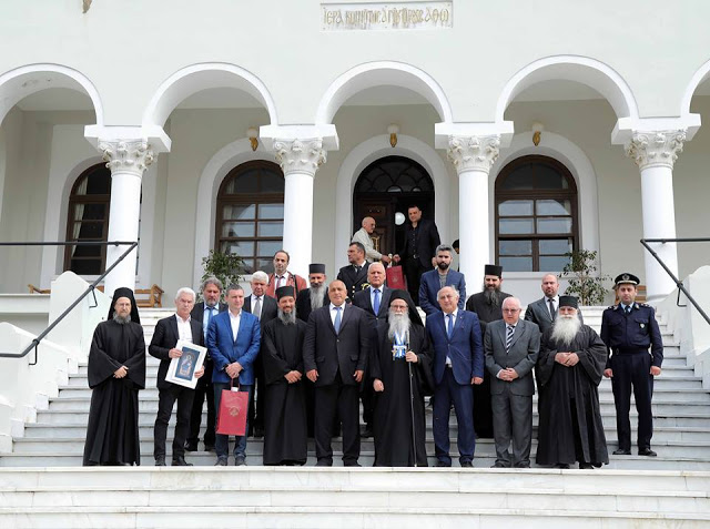 10601 - Φωτογραφίες από το σημερινό προσκύνημα του Βούλγαρου πρωθυπουργού στην πανηγυρίζουσα Ιερά Μονή Ζωγράφου και την επίσημη επίσκεψή του στην Ιερά Κοινότητα του Αγίου Όρους - Φωτογραφία 38