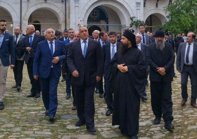 10601 - Φωτογραφίες από το σημερινό προσκύνημα του Βούλγαρου πρωθυπουργού στην πανηγυρίζουσα Ιερά Μονή Ζωγράφου και την επίσημη επίσκεψή του στην Ιερά Κοινότητα του Αγίου Όρους - Φωτογραφία 5