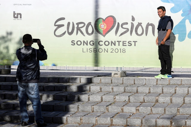 Μαχαίρωσαν Έλληνα φαν που καλύπτει την Eurovision στην Λισαβόνα - Φωτογραφία 1