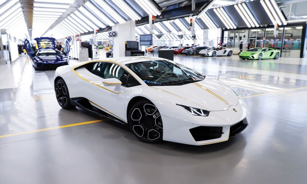 Στο σφυρί η Lamborghini του Πάπα Φραγκίσκου - Φωτογραφία 1