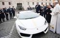 Στο σφυρί η Lamborghini του Πάπα Φραγκίσκου - Φωτογραφία 2