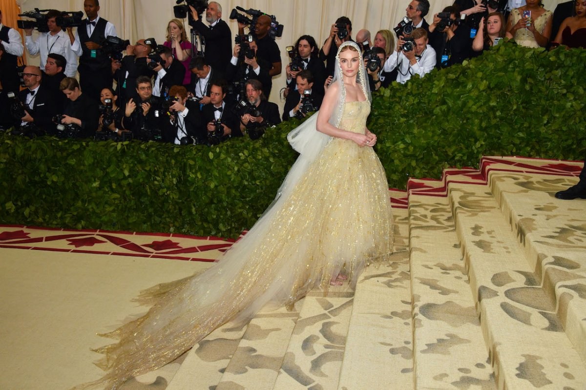 Met Gala 2018: Οι εμφανίσεις των celebrities στο κόκκινο χαλί των «Oscars της μόδας»! - Φωτογραφία 29