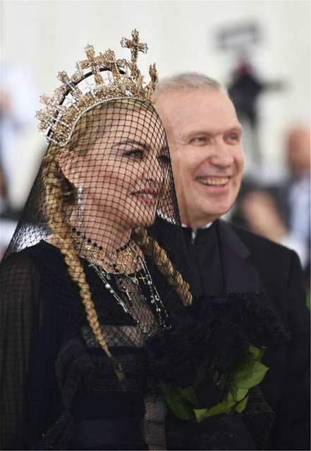 Δείτε τις πιο εντυπωσιακές εμφανίσεις στο Met Gala 2018 - Φωτογραφία 4