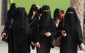 Σαουδική Αραβία: Από 24 Ιουνίου οι γυναίκες θα μπορούν να οδηγούν