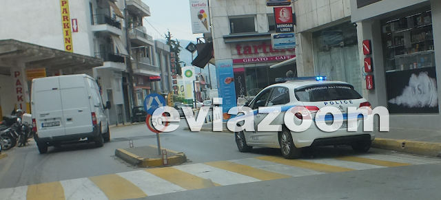 Χαλκίδα: Αστυνομικός πάρκαρε το περιπολικό σε διάβαση πεζών πάνω στο δρόμο για να διενεργήσει τροχονομικό έλεγχο σε νεαρό δικυκλιστή (ΦΩΤΟ) - Φωτογραφία 3