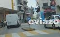 Χαλκίδα: Αστυνομικός πάρκαρε το περιπολικό σε διάβαση πεζών πάνω στο δρόμο για να διενεργήσει τροχονομικό έλεγχο σε νεαρό δικυκλιστή (ΦΩΤΟ) - Φωτογραφία 3
