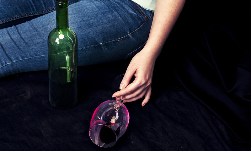 Πίνετε αλκοόλ το βράδυ; Δείτε πώς επηρεάζει τον ύπνο σας - Φωτογραφία 1