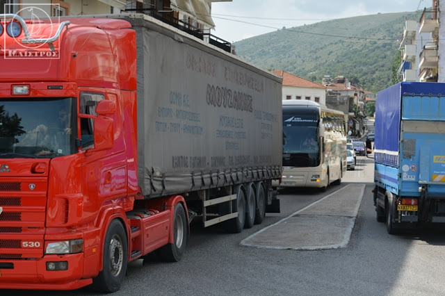 Ολοκληρώθηκε πριν λίγο η κινητοποίηση αγροτών στον Κόμβο Αμφιλοχίας (ΦΩΤΟ-ΒΙΝΤΕΟ) - Φωτογραφία 23