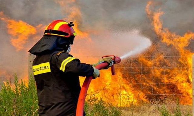 Ηράκλειο: Τα προβλήματα δεν «λυγίζουν» τους πυροσβέστες - Φωτογραφία 1