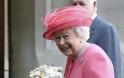 Ο λόγος που η βασίλισσα Ελισάβετ δεν φοράει παντελόνι σε δημόσια εμφάνιση - Η μοναδική φορά που φόρεσε και γιατί [photos] - Φωτογραφία 1