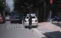 Τροχαίο στο κέντρο της Λάρισας με δύο περιπολικά που… τράκαραν μεταξύ τους - Φωτογραφία 6