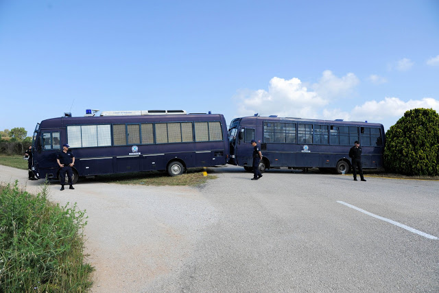 Μαζική και μαχητική η κινητοποίηση στη Βάση του AKTIOY (ΦΩΤΟ) - Φωτογραφία 7