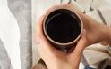 Προκαλεί ο καφές αφυδάτωση; Τι απαντούν οι ειδικοί