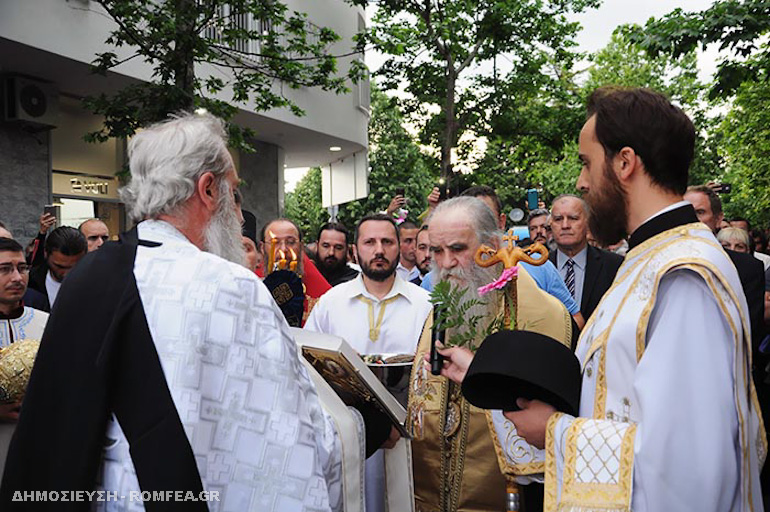 Μια ολόκληρη πόλη συμμετείχε στην Λιτανεία του Αγίου Βασιλείου του Οστρόγκ - Φωτογραφία 14