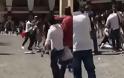 Θεσσαλονίκη: Περαστικός έσπασε στο ξύλο Πακιστανό που πήγε να κλέψει νεαρό Έλληνα εργαζόμενο
