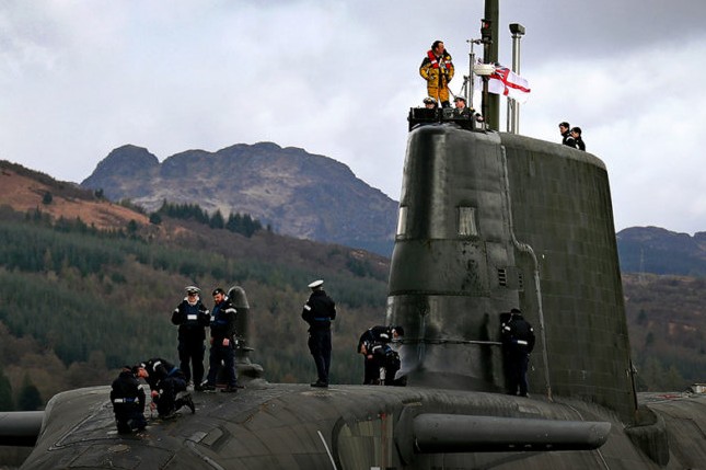 Η Βρετανία παραγγέλνει το έβδομο πυρηνοκίνητο υποβρύχιο Astute - Φωτογραφία 1