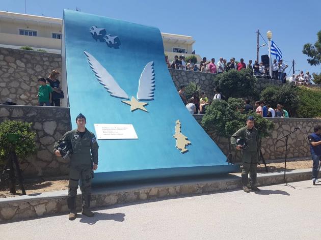 Η Ελλάδα και η Πολεμική Αεροπορία τιμούν την μνήμη του ήρωα Κώστα Ηλιάκη (ΦΩΤΟ) - Φωτογραφία 1