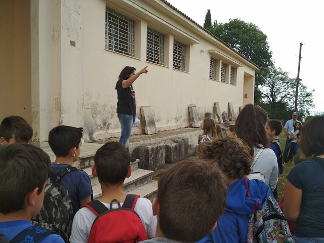 Επίσκεψη μαθητών (2ο Δημοτικό Βόνιτσας, Δημοτικό Μοναστηρακίου και Θυρρείου) στο Αρχαιολογικό Μουσείο Θυρρείου για την διεθνή ημέρα μουσείων - Φωτογραφία 1