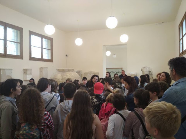 Επίσκεψη μαθητών (2ο Δημοτικό Βόνιτσας, Δημοτικό Μοναστηρακίου και Θυρρείου) στο Αρχαιολογικό Μουσείο Θυρρείου για την διεθνή ημέρα μουσείων - Φωτογραφία 2