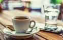 Ο καφές προκαλεί ή όχι αφυδάτωση; Οι ειδικοί απαντούν…