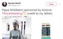 Το Twitter κλαίει με το ντύσιμο της Πίπα Μίντλετον στο γάμο -Ιδια με το μπουκάλι γνωστού τσαγιού - Φωτογραφία 2