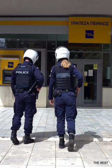 Περιπολία με το Α΄ Αστυνομικό Τμήμα της Πάτρας – Καρέ καρέ στο thebest.gr μια μέρα μέσα στο περιπολικό - Φωτογραφία 13