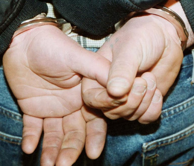 «Χειροπέδες» σε κύκλωμα που διακινούσε μετανάστες – «Άκρες» και μέσα στο Ελ. Βενιζέλος - Φωτογραφία 1