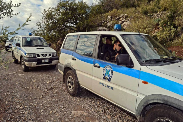«Τσάκωσαν» στα σύνορα Αλβανούς να μαζεύουν το πανάκριβο «λουλούδι του Δαρβίνου» - Φωτογραφία 1